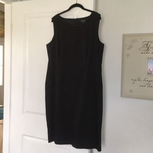Black sheath sleeveless dress
